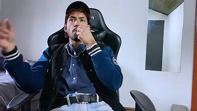 Snapshot of 3v1l chatting on November 2025 10:21:02 PM 3v1l online show from November 2025 10:21:02 PM