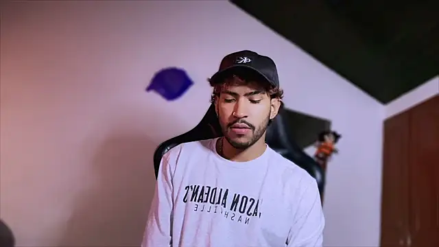 3v1l online show from December 2025 05:21:02 PM