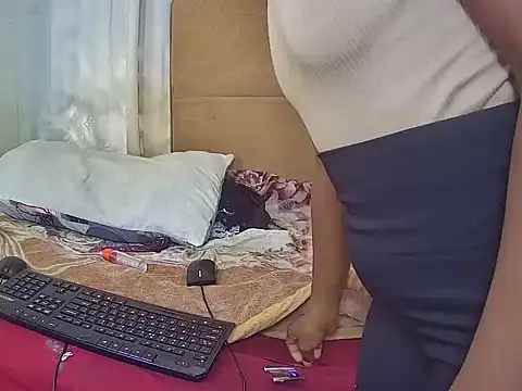 Snapshot of Squirt_bitchxxx chatting on November 2025 10:50:02 AM Squirt bitchxxx online show from November 2025 10:50:02 AM