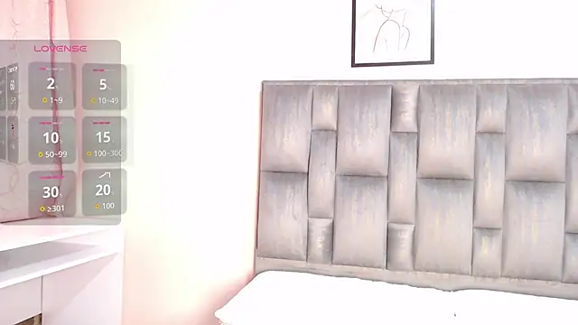 Snapshot of Ailyn77 chatting on October 2025 10:32:02 PM Ailyn77 online show from October 2025 10:32:02 PM