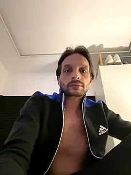 Snapshot of Zaskeee chatting on November 2025 05:10:01 AM Zaskeee online show from November 2025 05:10:01 AM