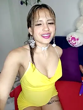 Snapshot of BellaChiquis_ chatting on November 2025 04:56:02 AM BellaChiquis online show from November 2025 04:56:02 AM