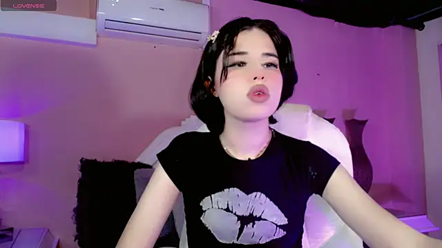 Snapshot of ClaudiaSophia chatting on November 2025 11:25:02 AM ClaudiaSophia online show from November 2025 11:25:02 AM