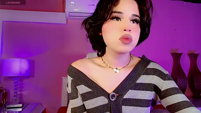 Snapshot of ClaudiaSophia chatting on November 2025 11:43:02 AM ClaudiaSophia online show from November 2025 11:43:02 AM