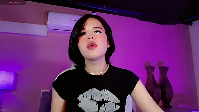 Snapshot of ClaudiaSophia chatting on December 2025 11:30:02 AM ClaudiaSophia online show from December 2025 11:30:02 AM