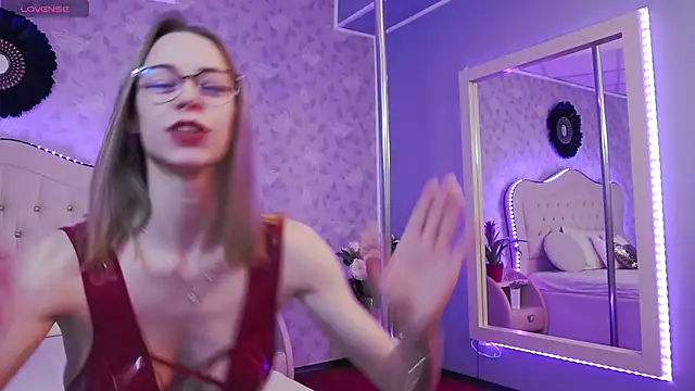 Snapshot of GracieCute chatting on January 2025 04:12:01 AM GracieCute online show from January 2025 04:12:01 AM