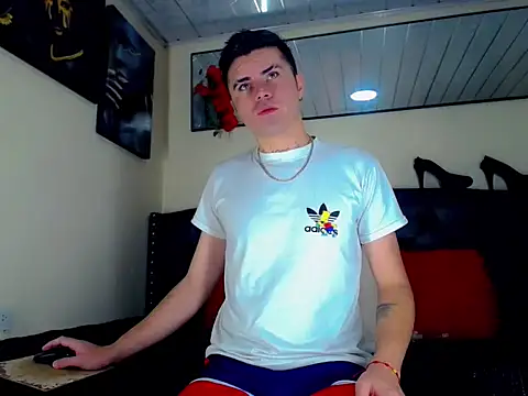 Snapshot of Sebastian_Loaiza chatting on November 2025 03:34:01 PM Sebastian Loaiza online show from November 2025 03:34:01 PM