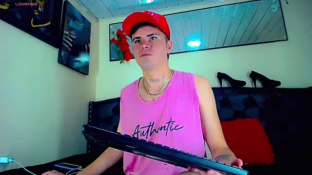 Snapshot of Sebastian_Loaiza chatting on November 2025 05:58:02 PM Sebastian Loaiza online show from November 2025 05:58:02 PM