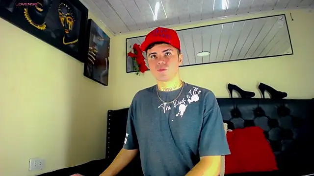 Snapshot of Sebastian_Loaiza chatting on November 2025 05:35:02 PM Sebastian Loaiza online show from November 2025 05:35:02 PM