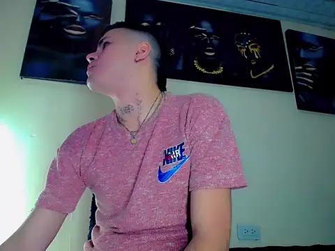 Snapshot of Sebastian_Loaiza chatting on November 2025 12:49:02 PM Sebastian Loaiza online show from November 2025 12:49:02 PM