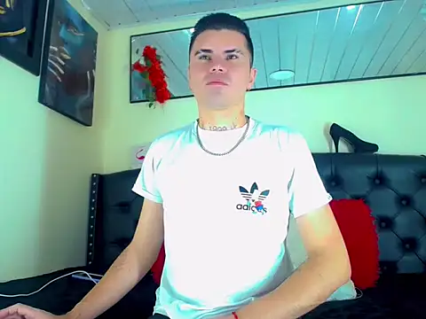 Snapshot of Sebastian_Loaiza chatting on November 2025 05:40:01 AM Sebastian Loaiza online show from November 2025 05:40:01 AM