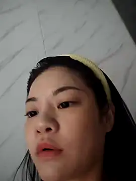 Snapshot of Lululu- chatting on November 2025 07:31:01 AM Lululu- online show from November 2025 07:31:01 AM