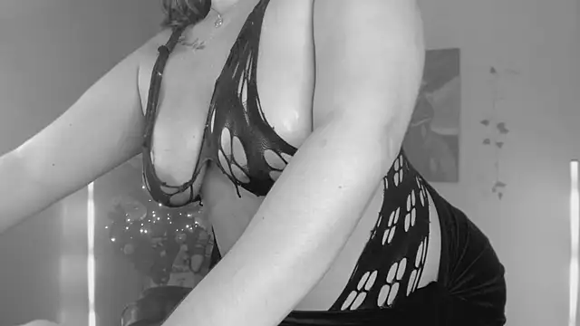 Cleopatra COL online show from December 2025 01:47:02 AM