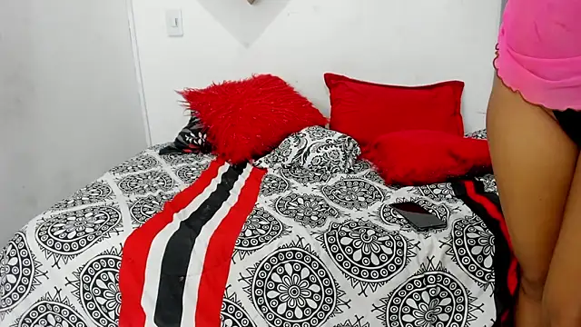 YuleimysAndAlex online show from December 2025 12:16:02 AM