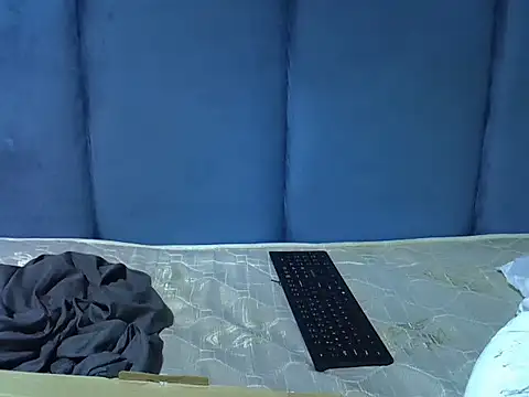 dutchees00 online show from November 2025 10:27:01 AM