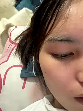 Snapshot of A_lyly chatting on November 2025 01:00:01 PM A lyly online show from November 2025 01:00:01 PM