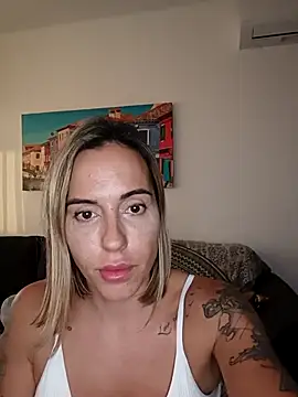 Snapshot of Coral_tentation chatting on November 2025 04:34:02 PM Coral tentation online show from November 2025 04:34:02 PM