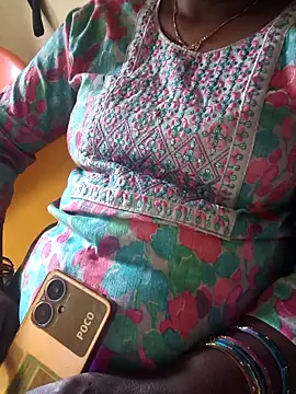 Snapshot of hyd_couple7878 chatting on November 2025 08:26:02 AM hyd couple7878 online show from November 2025 08:26:02 AM