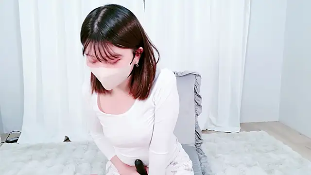 Snapshot of MIYU_ chatting on November 2025 04:53:01 PM MIYU online show from November 2025 04:53:01 PM