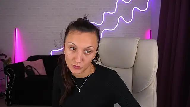 Snapshot of ZafiraMoonn chatting on November 2025 08:46:01 AM ZafiraMoonn online show from November 2025 08:46:01 AM