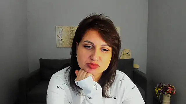 Helen Rossi online show from November 2025 06:45:01 AM