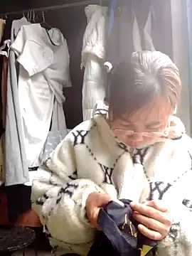 Snapshot of be-yeu chatting on November 2025 01:48:01 AM be-yeu online show from November 2025 01:48:01 AM