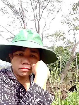 Snapshot of be-yeu chatting on December 2025 02:30:01 AM be-yeu online show from December 2025 02:30:01 AM