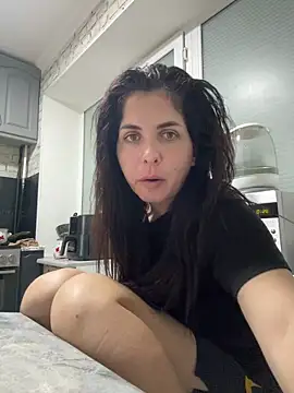 Snapshot of AmandaMartinezz chatting on November 2025 09:13:01 PM AmandaMartinezz online show from November 2025 09:13:01 PM