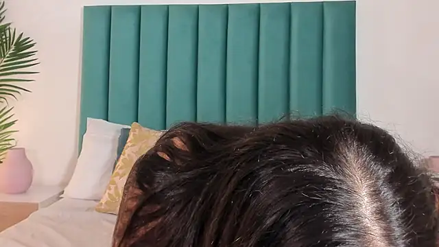 Snapshot of EmaaTaylor chatting on November 2025 10:21:01 PM EmaaTaylor online show from November 2025 10:21:01 PM