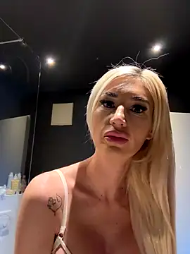 LunaBlondiee online show from November 2025 07:33:02 AM