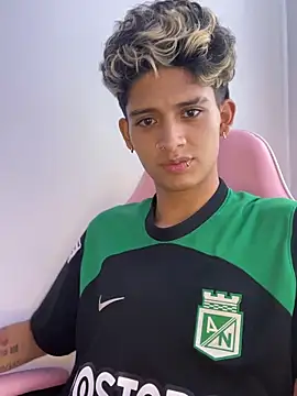 MassimoAlessandro online show from November 2025 07:26:01 PM