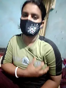 Hot8g online show from November 2025 05:11:01 PM