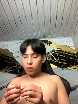 Suarezz10  online show from November 2025 12:27:02 PM