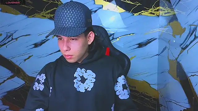 Suarezz10  online show from November 2025 12:49:02 PM