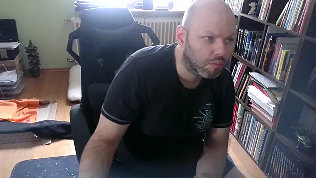 Tsume81 online show from November 2025 09:30:02 AM