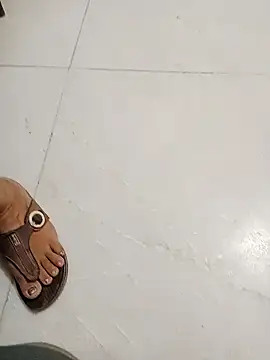 Snapshot of Redhotrose_couple chatting on November 2025 02:38:02 PM Redhotrose couple online show from November 2025 02:38:02 PM