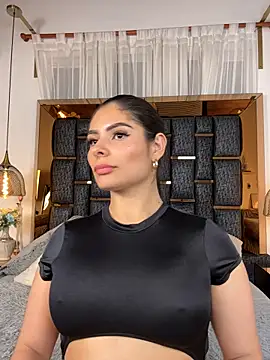 LINDA HYLTON online show from November 2025 12:33:01 AM