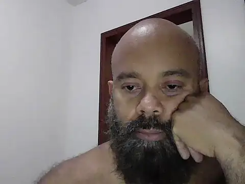 Snapshot of naughtybearbr chatting on November 2025 05:29:01 AM naughtybearbr online show from November 2025 05:29:01 AM