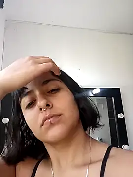 Die-kattyy online show from November 2025 09:35:01 PM