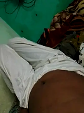 Snapshot of Couple1114 chatting on November 2025 10:05:01 AM Couple1114 online show from November 2025 10:05:01 AM