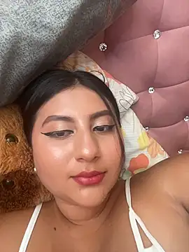 Roxy luck online show from November 2025 03:01:02 PM