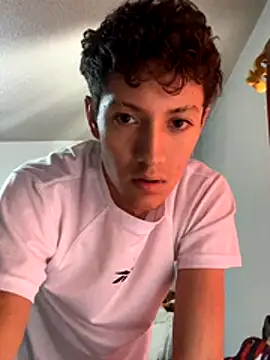 Snapshot of alexxM17 chatting on November 2025 05:24:02 PM alexxM17 online show from November 2025 05:24:02 PM