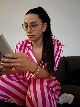 Lovequinn27 online show from November 2025 12:10:02 AM