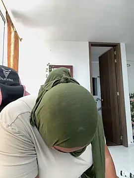 Snapshot of sweetmuslim01 chatting on October 2025 05:11:01 PM sweetmuslim01 online show from October 2025 05:11:01 PM