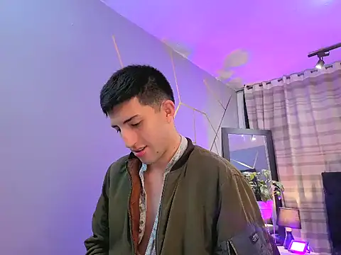 Snapshot of Un_Sluttyy chatting on November 2025 11:43:02 AM Un Sluttyy online show from November 2025 11:43:02 AM