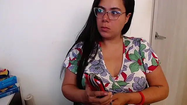 LorieFerrer online show from March 2025 04:22:01 PM