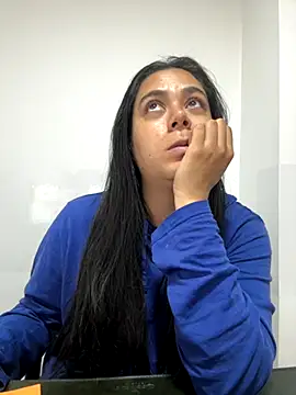 LorieFerrer online show from September 2025 05:36:02 PM