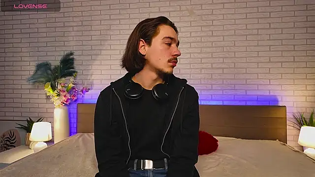 Snapshot of EthanRowlands chatting on November 2025 12:05:02 PM EthanRowlands online show from November 2025 12:05:02 PM