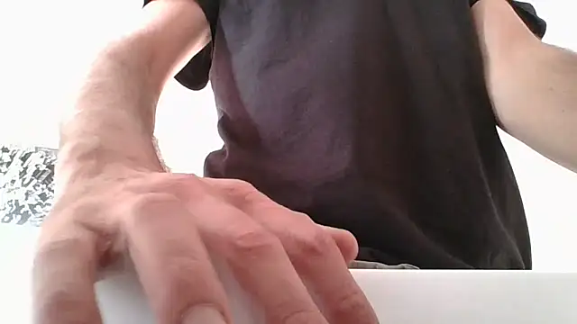 Snapshot of CuteDaddy92 chatting on December 2025 08:52:02 AM CuteDaddy92 online show from December 2025 08:52:02 AM