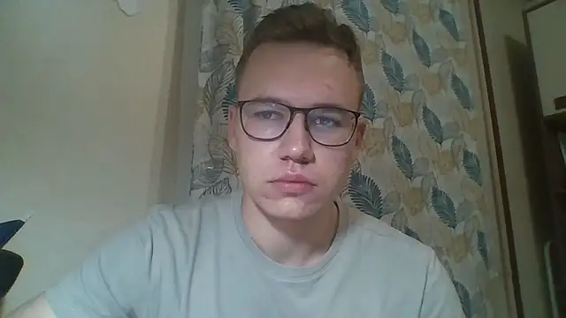 Snapshot of Yminoske chatting on November 2025 04:29:02 PM Yminoske online show from November 2025 04:29:02 PM